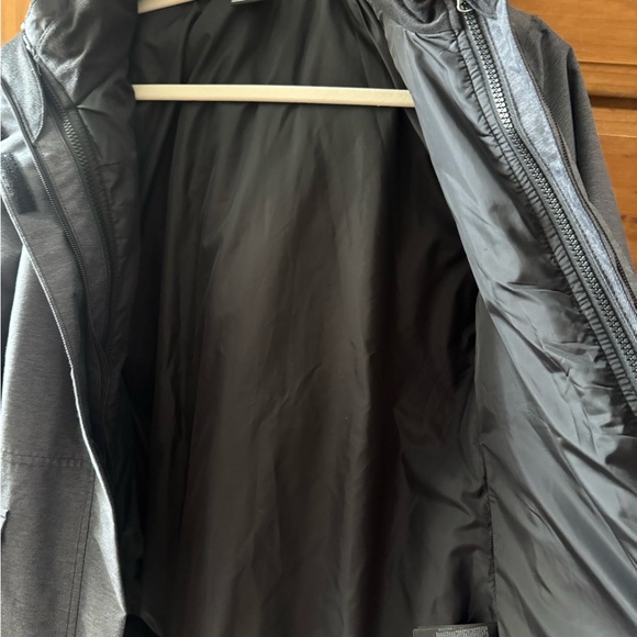 The North Face Women’s Monarch Triclimate Jacket Medium - Picture 5 of 7